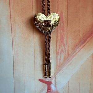 💛 Vintage Gold Heart Concho Bolo Tie
